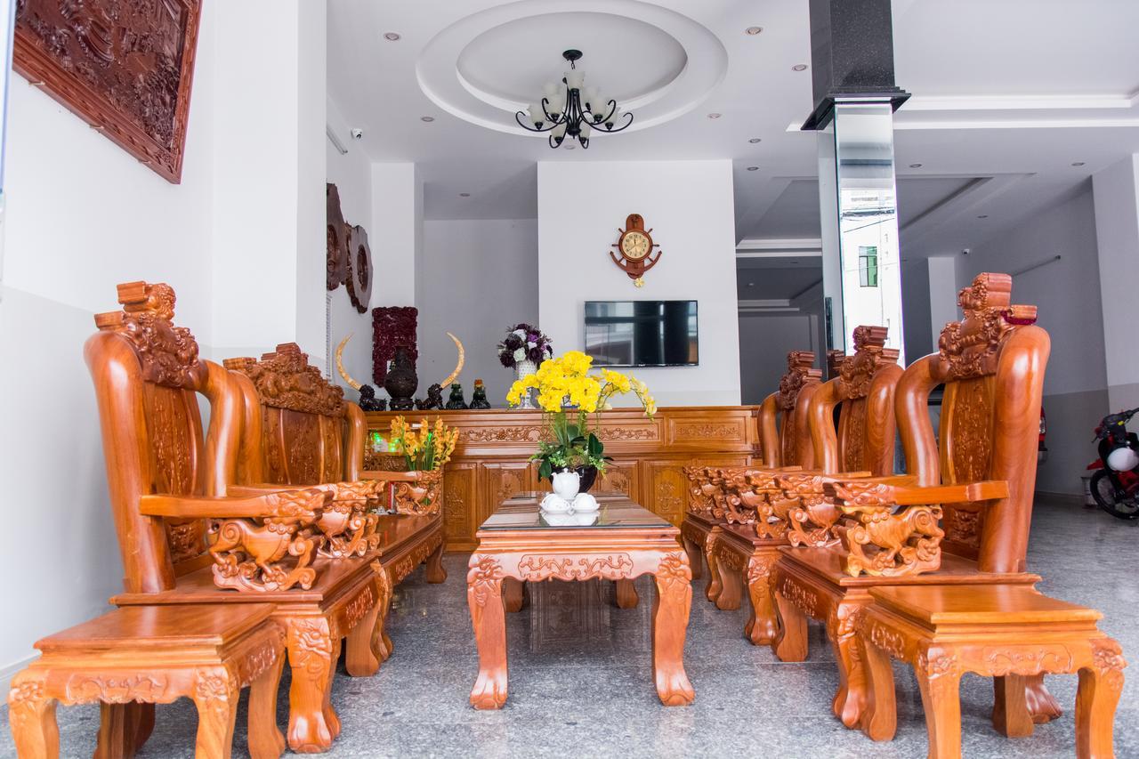 Hoang Thinh Hotel Kon Tum Exterior photo